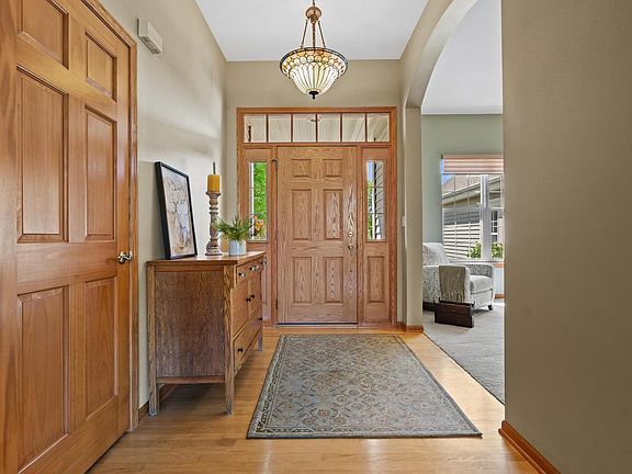 5th image of 115 Howell AVENUE