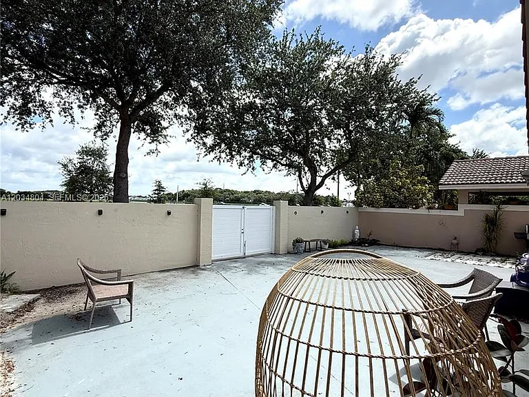 8731 NW 153rd Ter — Photo 25