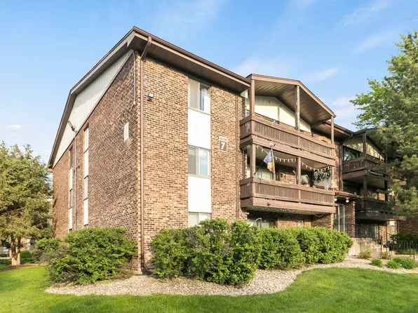 14001 James Dr APT 704, Crestwood, IL 60445