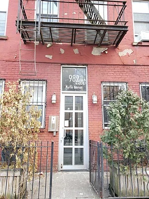 Rented by Signature Property Realty | media 62