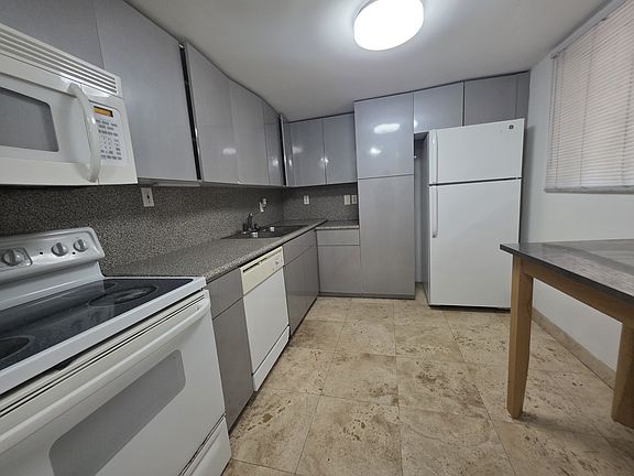 5th image of 8888 Collins Ave APT 306