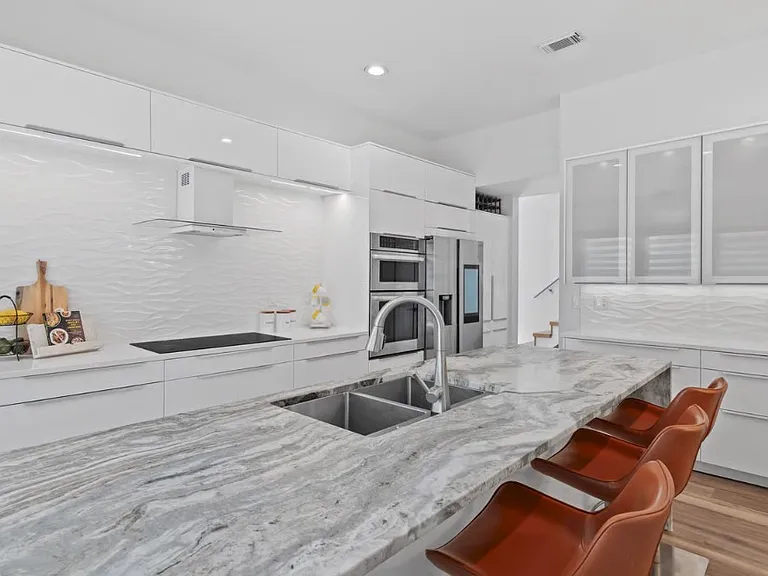 24 Captiva Cir — Photo 3