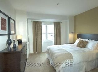 1 Park Ln UNIT 717, Boston, MA 02210