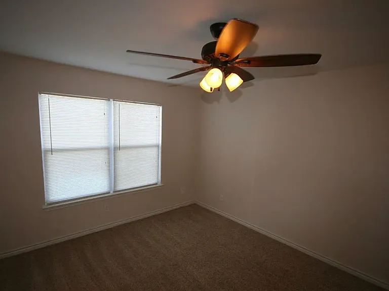 1505 Quarry Dr — Photo 10
