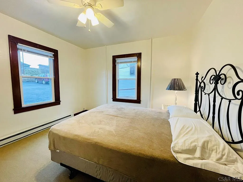 2 bed, 1.0 bath, $1,295 — Photo 4
