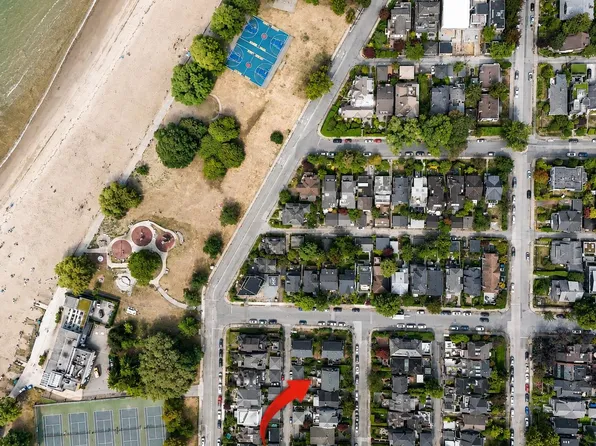 1325/27 Laburnum St, Vancouver, BC V6J 3W4