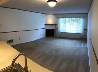 1740 NE 86th St APT 103, Seattle, WA 98115