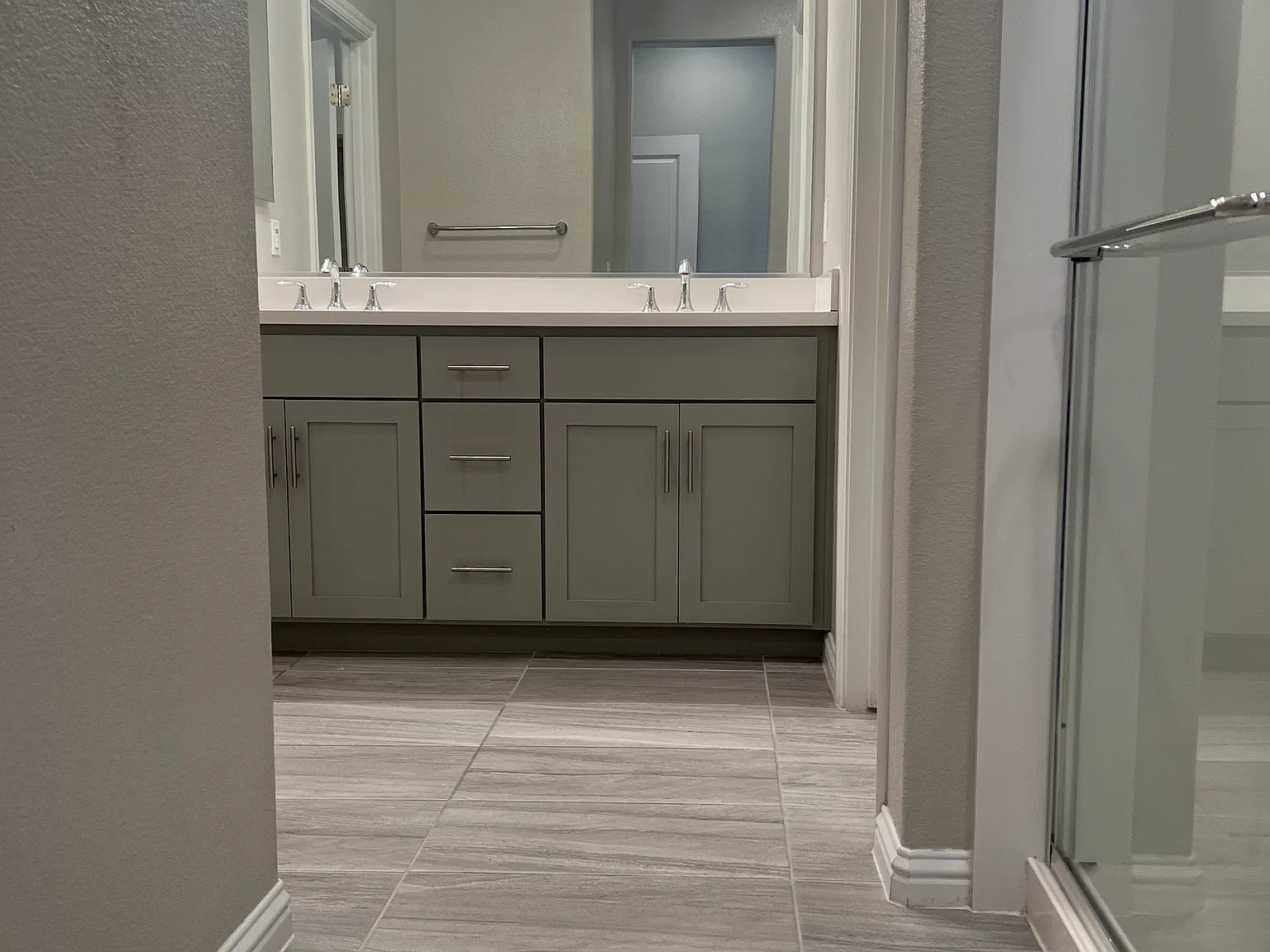 3 bed, 1608 sqft, $4,200 — Photo 4