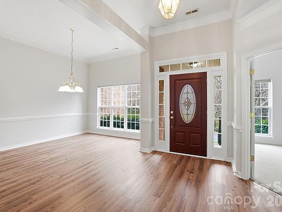 5th image of 7125 Sedgebrook Dr W