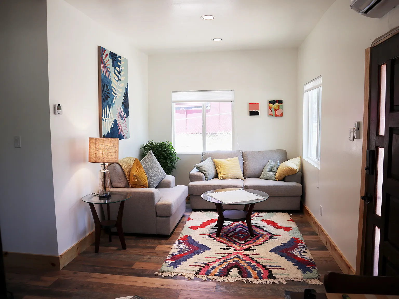 2 bed, 720 sqft, $1,900 — Photo 3