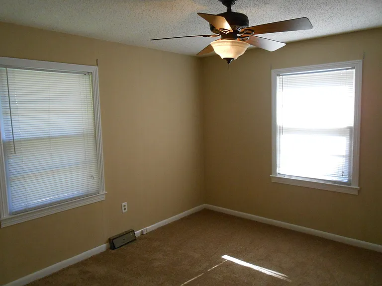 102 Wheeler Dr — Photo 9