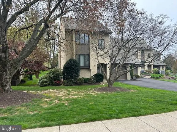 108 Golf Club Dr, Langhorne, PA 19047