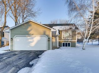 6435 Grand View Dr, Eden Prairie, MN 55346