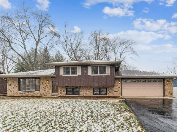 126 Melrose St, Westmont, IL 60559