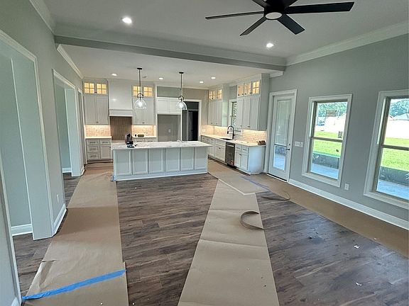 2nd image of 411 Bella Dr