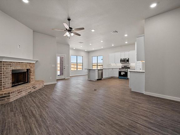 3rd image of 606 E 31st St