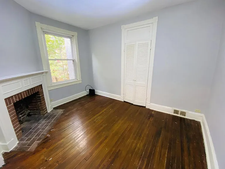 2461 P St NW — Photo 2