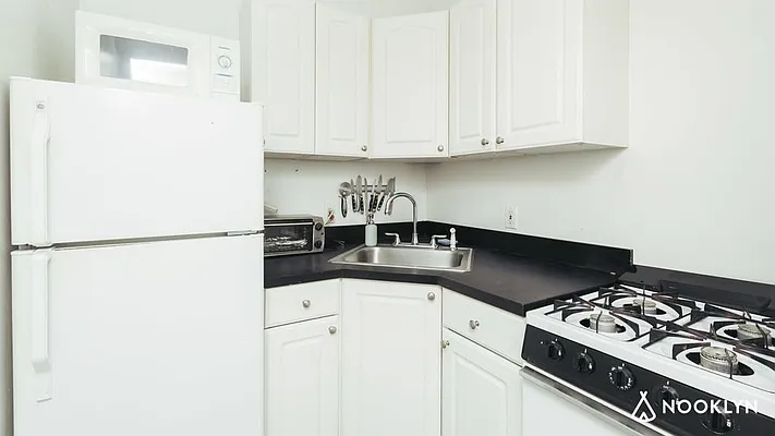 Rented by Nooklyn NYC LLC | media 6