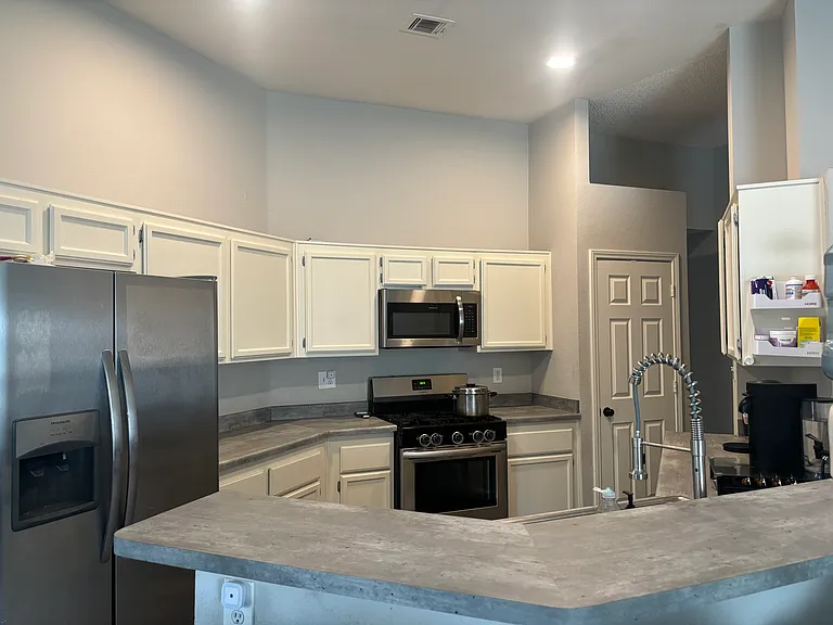 315 Salinas Dr — Photo 6