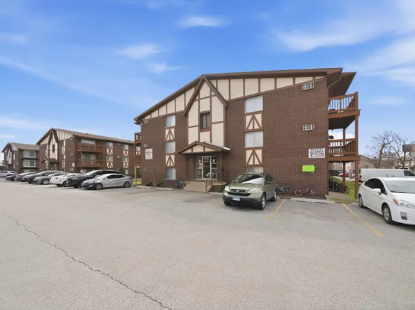 7040 100th St APT 302, Chicago Ridge, IL 60415