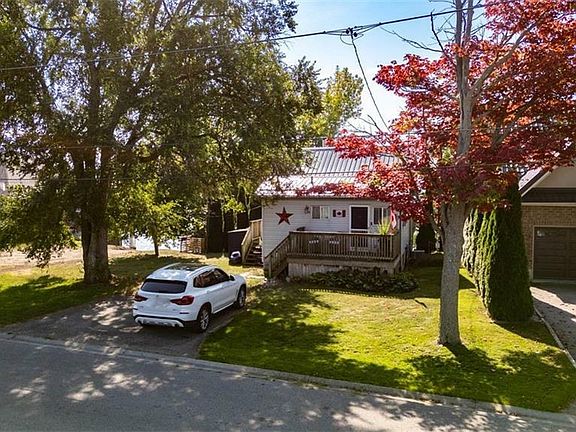 3rd image of 106 Brown St