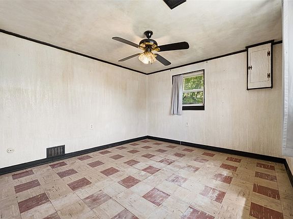 5th image of 104 Woody Crest Dr