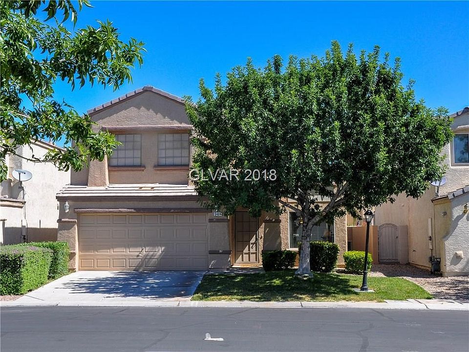 Meticulously maintained over 2000 sq ft with pool