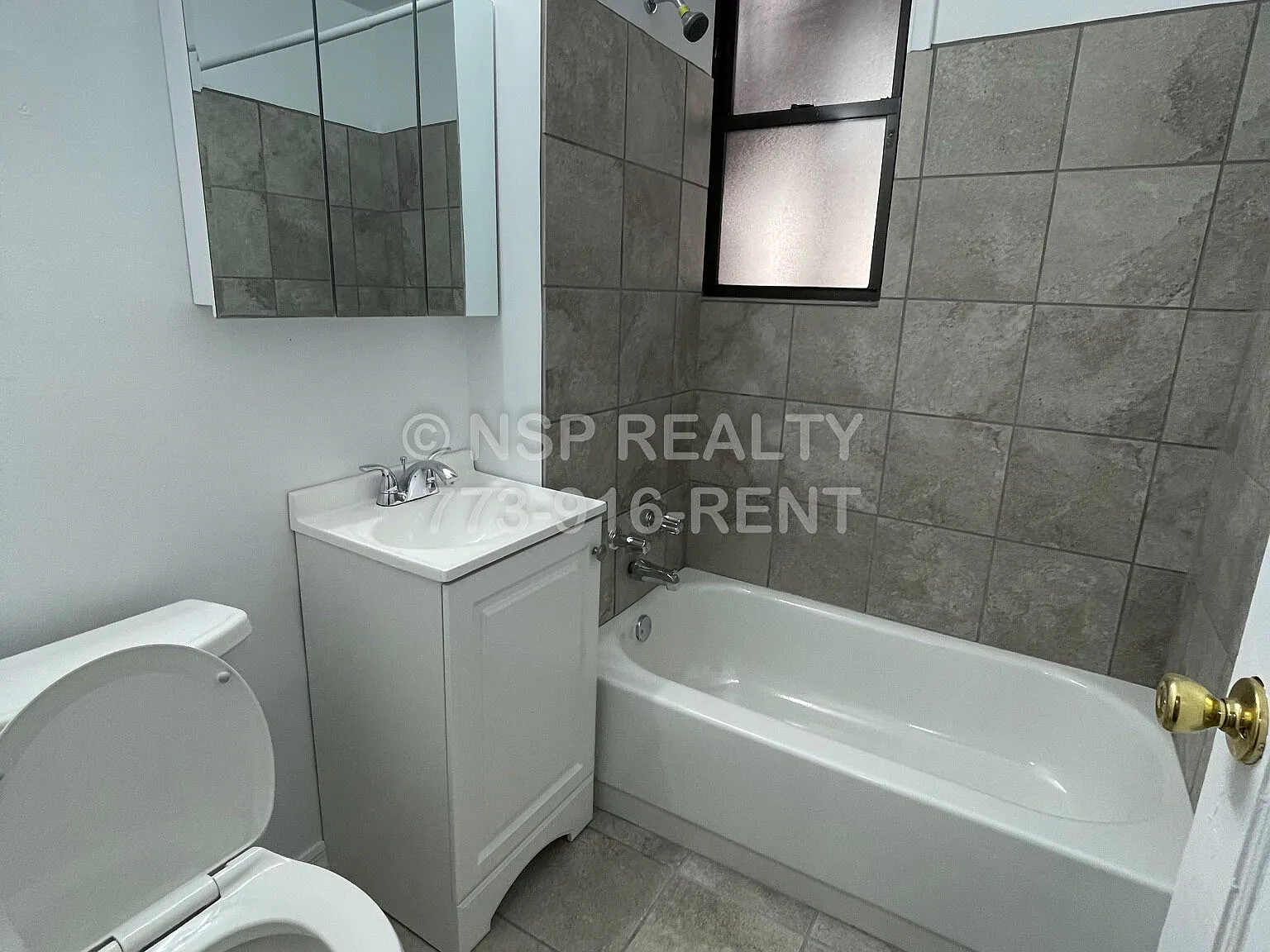 1321.5 W Estes Ave — Photo 2