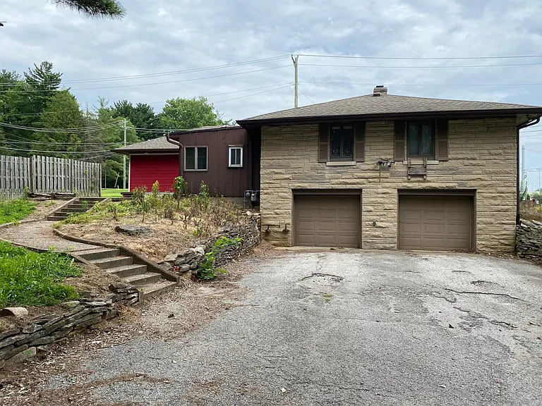 2207 N Dunn St — Photo 6