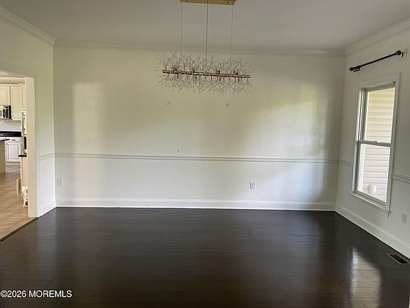 2nd image of 15 Hope Dr
