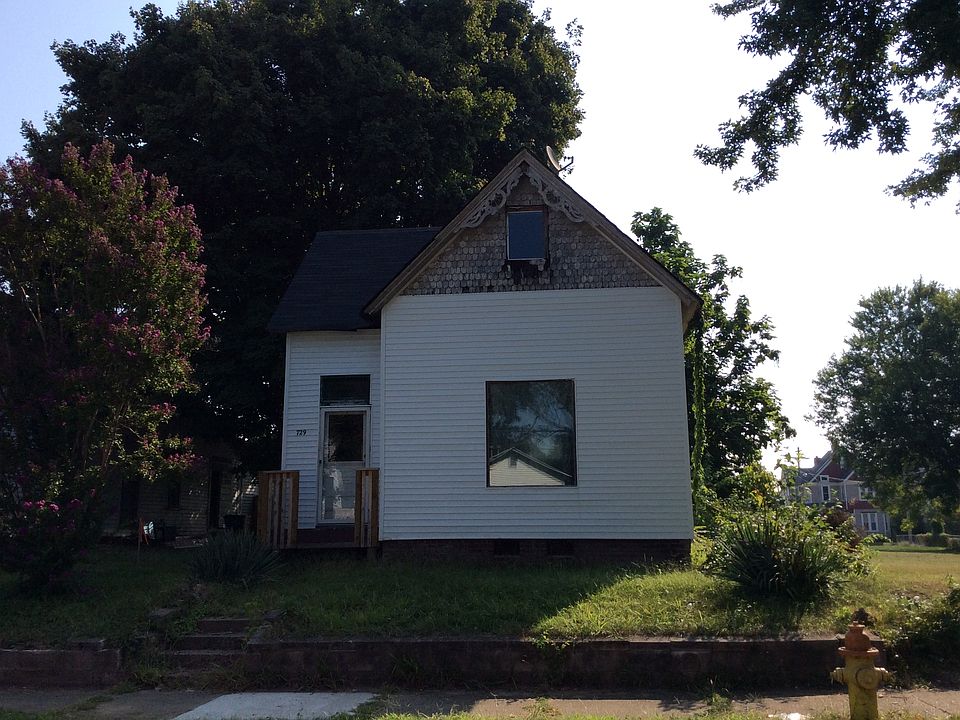 1st image of 729 Cedar Street