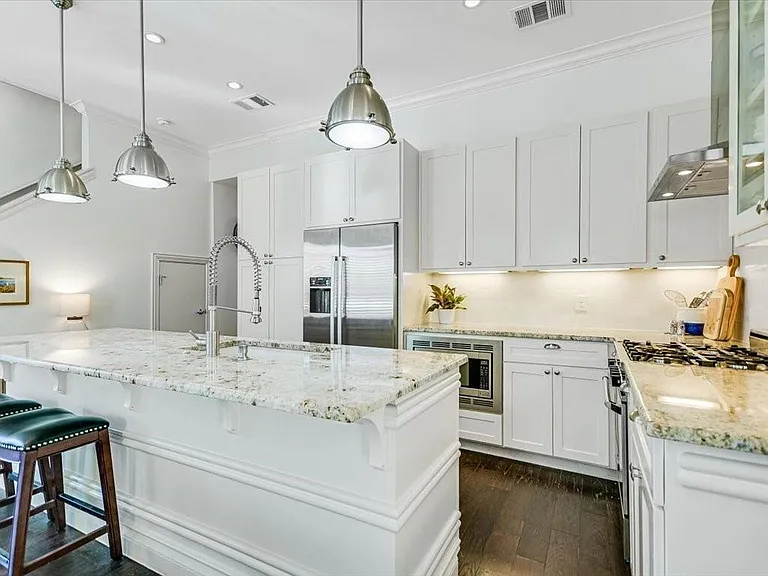 800 Rosedale Ter #B — Photo 11