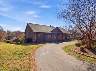 270 Ridgehaven Dr, Winston Salem, NC 27104