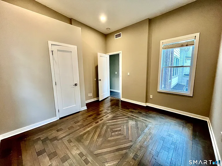 597 Chapel St #2R — Photo 5