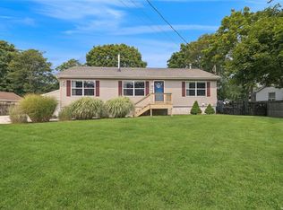 11 Juniper Rd, Mastic Beach, NY 11951