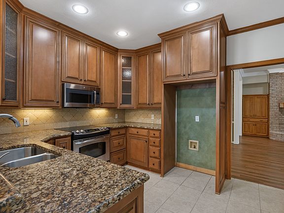 4th image of 3317 Tiverton Ct