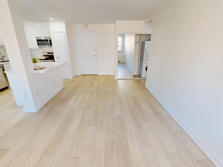455 Maple Ave — Photo 8