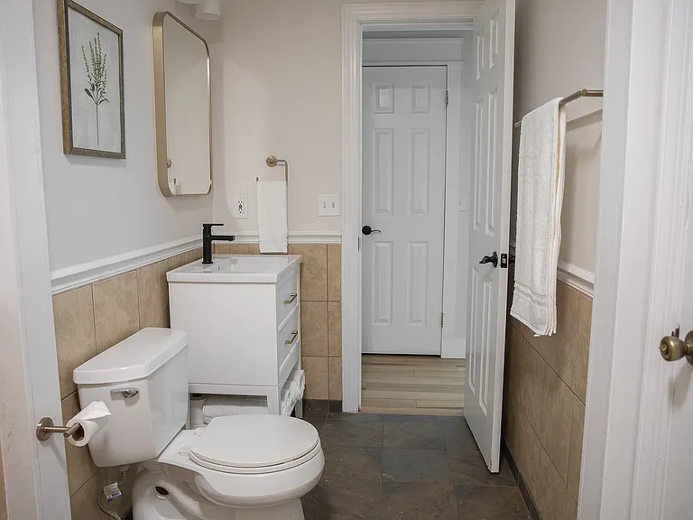 6617 Lynndale Dr — Photo 10
