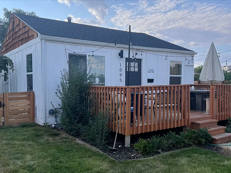 1095 Irving St — Photo 1