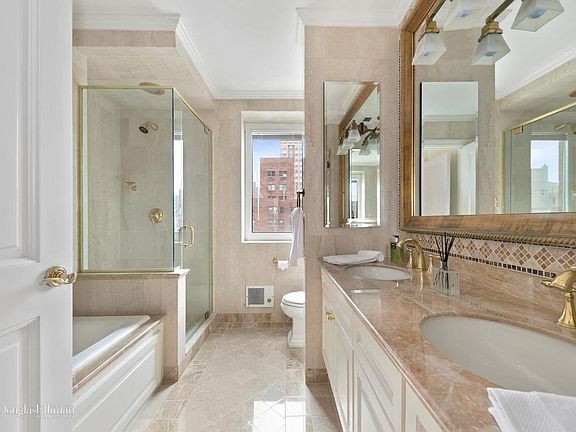 5th image of 188 E 78th St APT 16A