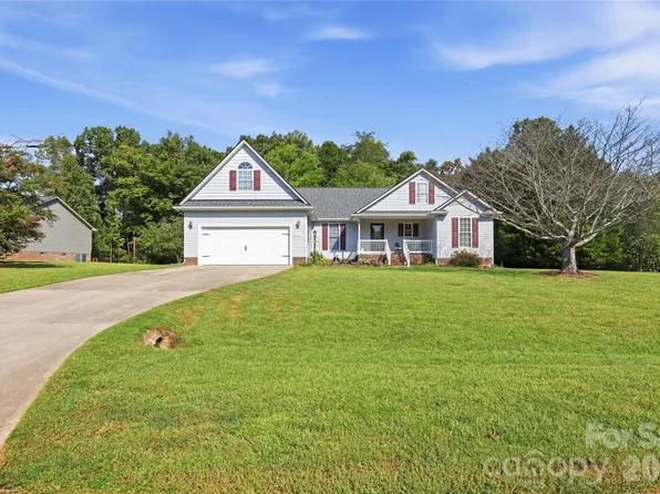 6497 Fly A Way Dr, Denver, NC 28037