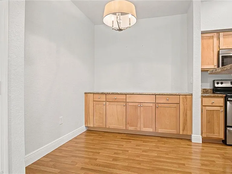 23560 Walden Center Dr #207 — Photo 7