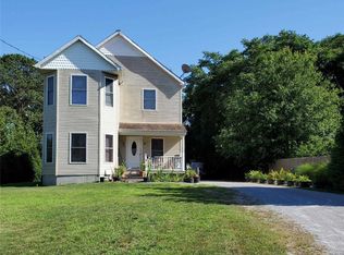 9 Argonne Rd W, Hampton Bays, NY 11946