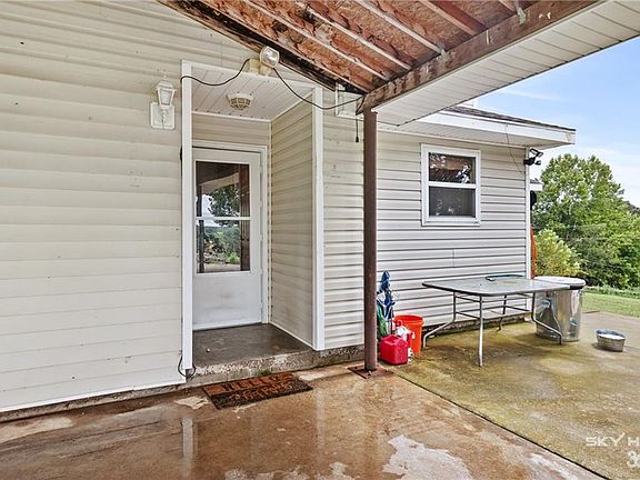 3rd image of 589 Madison St #1620