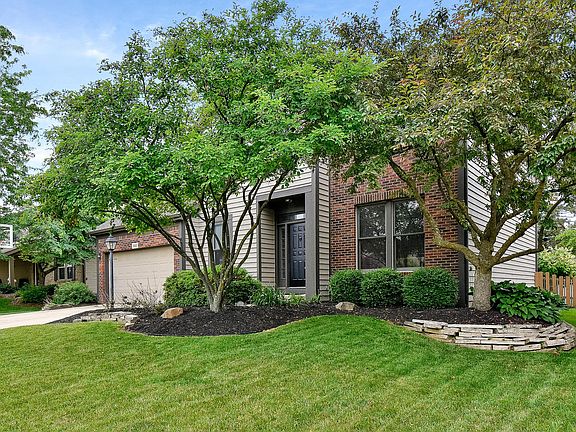 3rd image of 3742 Pleasantbrook Dr
