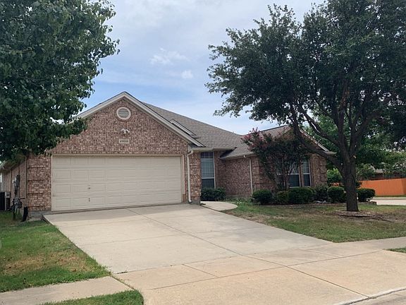 3rd image of 2800 Gray Rock Dr