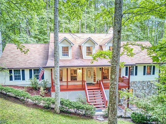 2nd image of 114 Banjo Hollow Ln