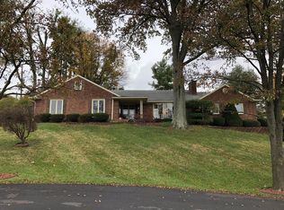 701 Fairhill Dr, Louisville, KY 40207