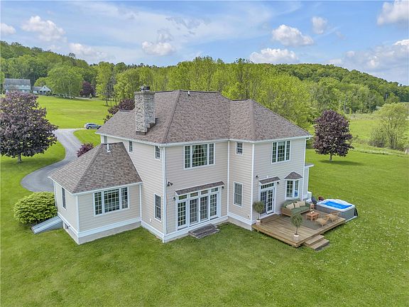 3rd image of 153 Reiss Rd