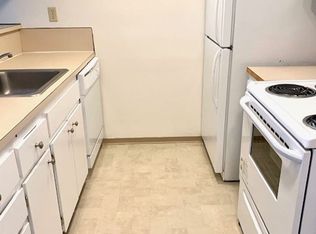 416 SW 155th St APT 3, Seattle, WA 98166